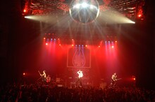 OBLIVION DUST「I Hate Rock n' Roll Tour 2016-17」東京・新木場STUDIO COAST公演の様子。（撮影：緒車寿一）