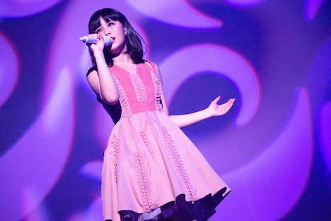 鷲尾伶菜（写真提供：LDH）