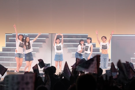 「Flower Theater 2016 ～THIS IS Flower～」最終公演の様子。（写真提供：LDH）