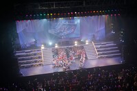 AKB48チーム8によるライブの様子。(c)AKS