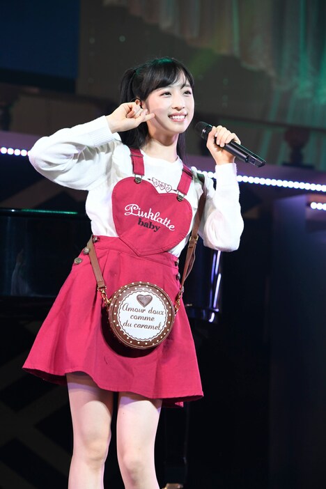 小栗有以ソロコンサートの様子。(c)AKS