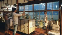 リクナビNEXTのテレビCM「続・応援歌 銭湯」編のワンシーン。