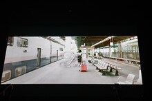 高倉萌香が新幹線で新潟駅に降り立つエンディング映像。(c)AKS