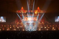 「SPYAIR ARENA TOUR 2016-2017 真冬の大サーカス」の様子。