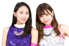 WHY@DOLL。左から浦谷はるな、青木千春。