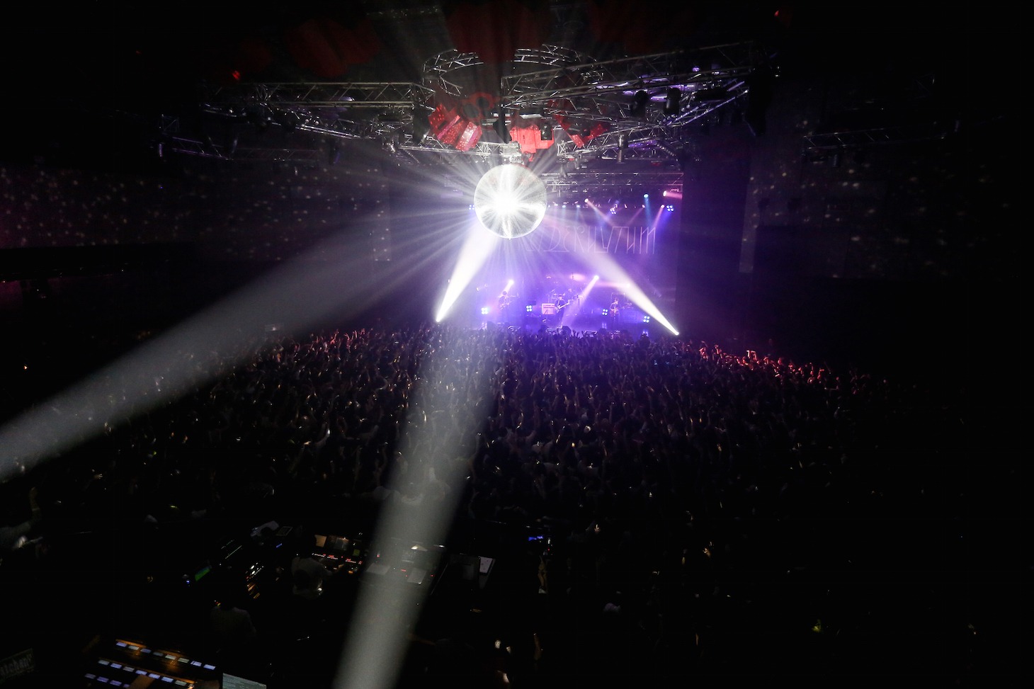 フレデリック「フレデリズムツアー2016-2017」東京・新木場STUDIO COAST公演の様子。（写真提供：A-Sketch）