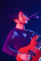 三原康司（B, Cho）（写真提供：A-Sketch）