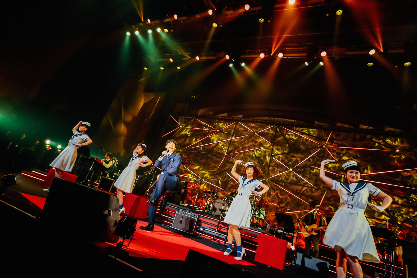 星野源「星野源 新春 Live 2days『YELLOW PACIFIC』」の様子。（撮影：西槇太一）