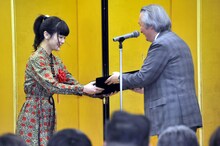 吉澤嘉代子（左）