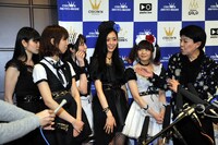 BAND-MAIDと美川憲一。