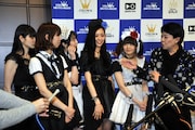 BAND-MAIDと美川憲一。