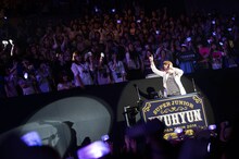 「SUPER JUNIOR-KYUHYUN JAPAN TOUR 2016 ～Knick Knack～」の様子。(c)フジテレビ