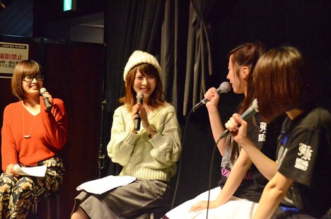 左から藏合紗恵子、八島さらら、大黒柚姫（チームしゃちほこ）、咲良菜緒（チームしゃちほこ）。