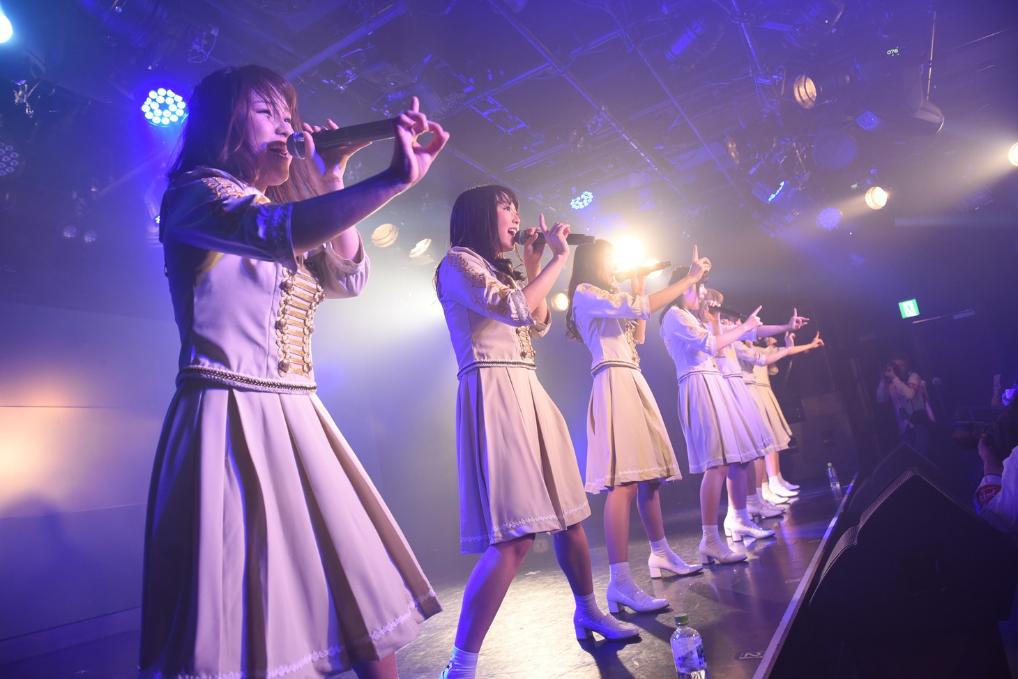 転校少女歌撃団の新メンバーお披露目ライブの様子。