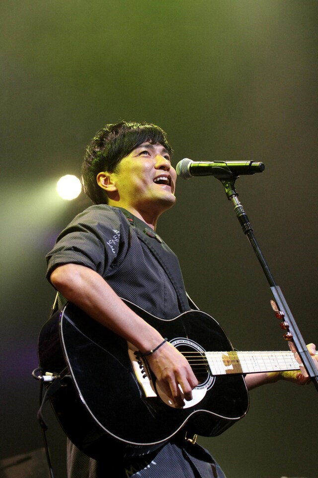 「森山直太朗 15thアニバーサリーツアー『絶対、大丈夫』」初日公演の様子。（写真提供：ユニバーサル ミュージック）