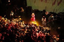 魔法少女になり隊「ワンマンツアー2017 ～メロディア王国にさよならバイバイ ワタシはみんなと旅に出る～」TSUTAYA O-WEST公演の様子。