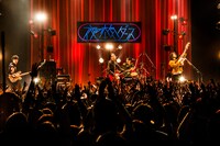 夜の本気ダンス「Too Shy A key TOUR 2017」東京・Zepp DiverCity TOKYO公演の様子。（撮影：浜野カズシ）