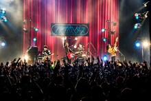 夜の本気ダンス「Too Shy A key TOUR 2017」東京・Zepp DiverCity TOKYO公演の様子。（撮影：浜野カズシ）