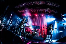 夜の本気ダンス「Too Shy A key TOUR 2017」東京・Zepp DiverCity TOKYO公演の様子。（撮影：浜野カズシ）