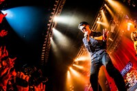 米田貴紀（Vo, G）（撮影：浜野カズシ）