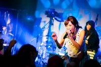 「CYNTIA LIVE TOUR 2017 ‐Urban Night‐」東京・WWW X公演の様子。（撮影：木場ヨシヒト）