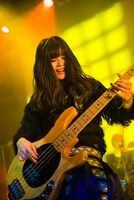 AZU（B）（撮影：木場ヨシヒト）