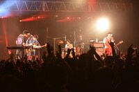 「めちゃ×2魔法を叶えてっ！ツアー」東京・EX THEATER ROPPONGI公演の様子。（撮影：沼田学）