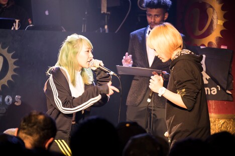 あっこゴリラとMC MIRI。