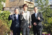 左から徳光和夫、氷川きよし、加藤和也ひばりプロ社長。