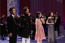 左から石丸幹二、山崎育三郎、生田絵梨花（乃木坂46）、新妻聖子。(c)フジテレビ