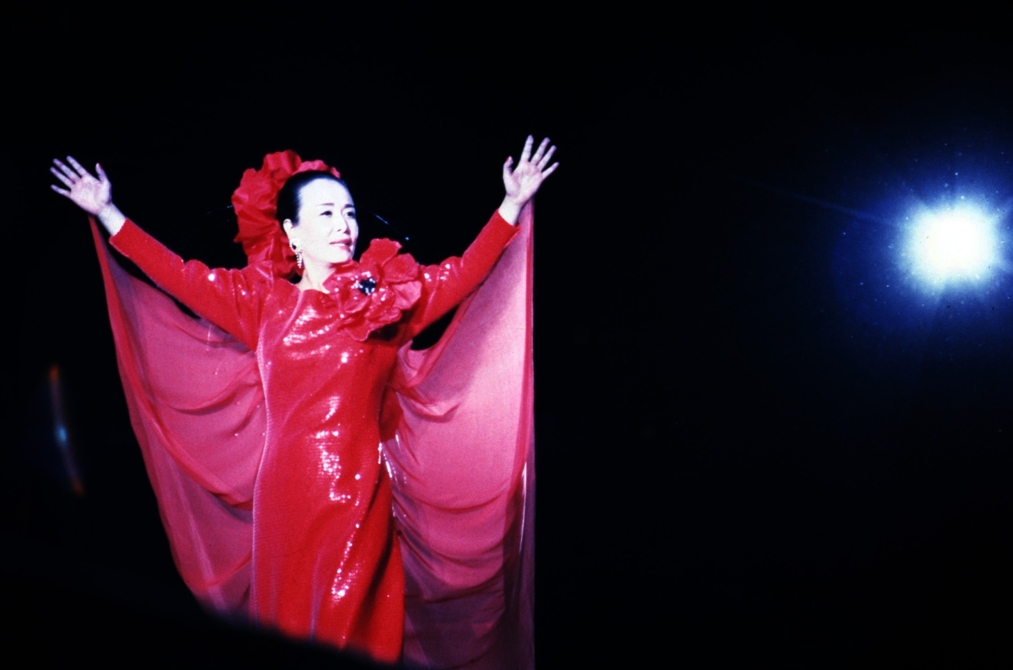 1988年の東京ドーム公演時の美空ひばり。