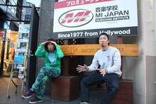 ルアー作りに挑む松崎兵太（SHANK）。