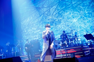 人気画像1位は「星野源、満員パシフィコで歌い踊った大盛り上がり新春ライブ」より、星野源「星野源 新春 Live 2days『YELLOW PACIFIC』」の様子。（Photo by Tsukasa Miyoshi[Showcase]）