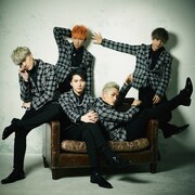 X4「O」ジャケット