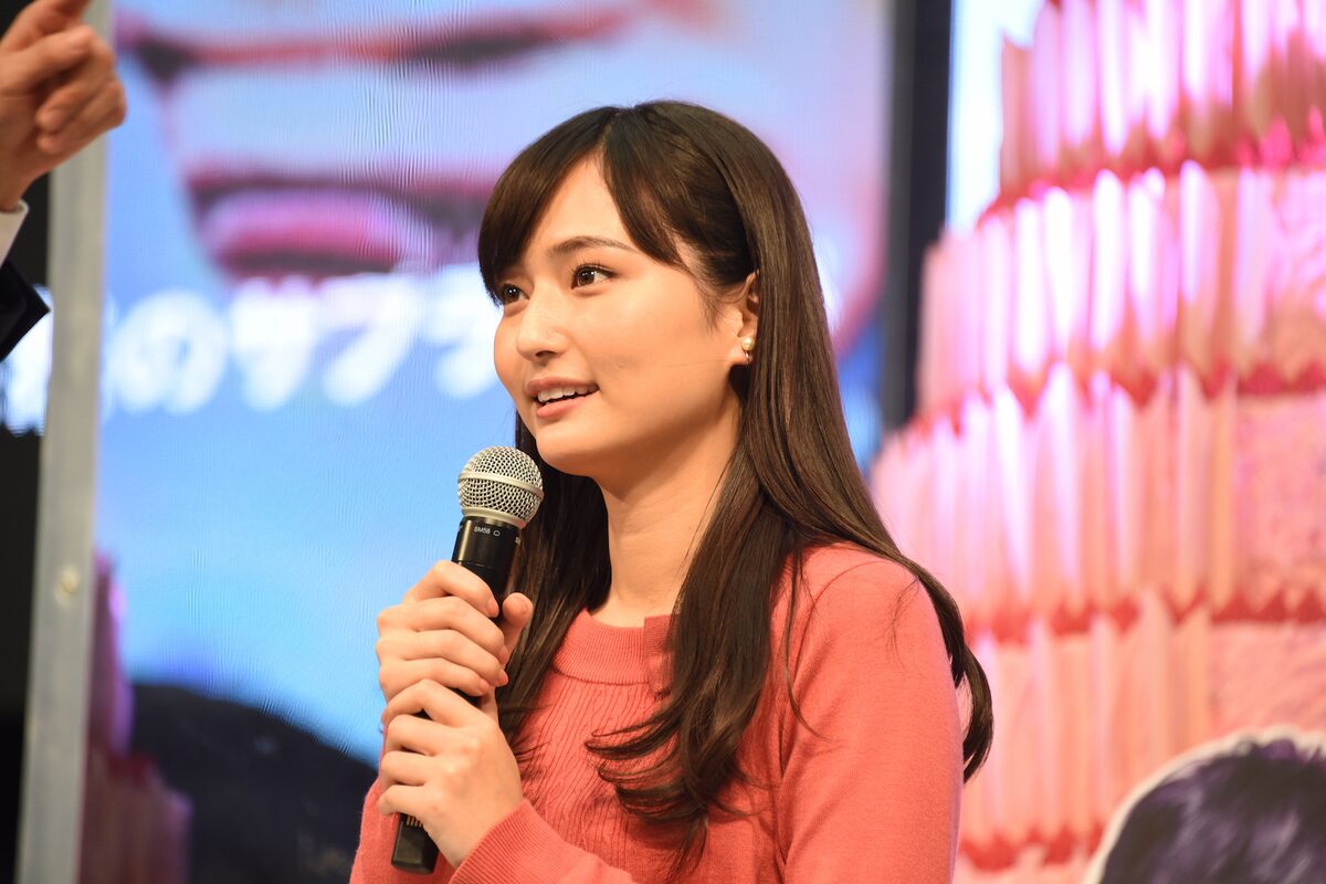 山賀琴子 Flumpool山村 やけに脱がせたがる 月9現場に困惑 画像ギャラリー 3 18 音楽ナタリー