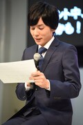 早口言葉に挑む山村隆太。