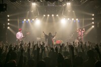 トミタ栞「トミタ栞 SPIN TOUR～はじめてのTOURは横・東・名～」神奈川・Yokohama Bay Hall公演の様子。