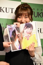 大島涼花。写真は2月に東京・福家書店新宿サブナード店で行われた写真集「AKB48れなっち総選挙選抜写真集 16colors」お渡し会で撮影されたもの。