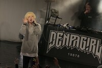 電波少女「電波少女 ワンマンライブ“サライ”～電波少女的ヒッチハイクの旅 完～」の様子。（撮影：柴田恵理）