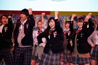 「2年F組 Fit's組」発表会の様子。