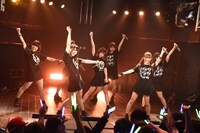 「MAPLEZ 4th ANNIVERSARY“2nd”LIVE -Eight-」の様子。