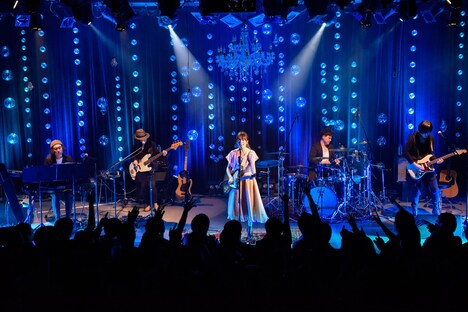 瀧川ありさ「ワンマンライブツアー2017 “at film."」最終公演の様子。(撮影:酒井麻衣)