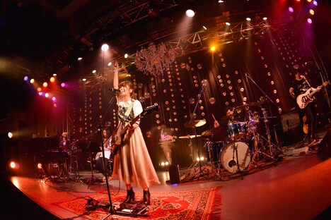 瀧川ありさ「ワンマンライブツアー2017 “at film."」最終公演の様子。(撮影:酒井麻衣)