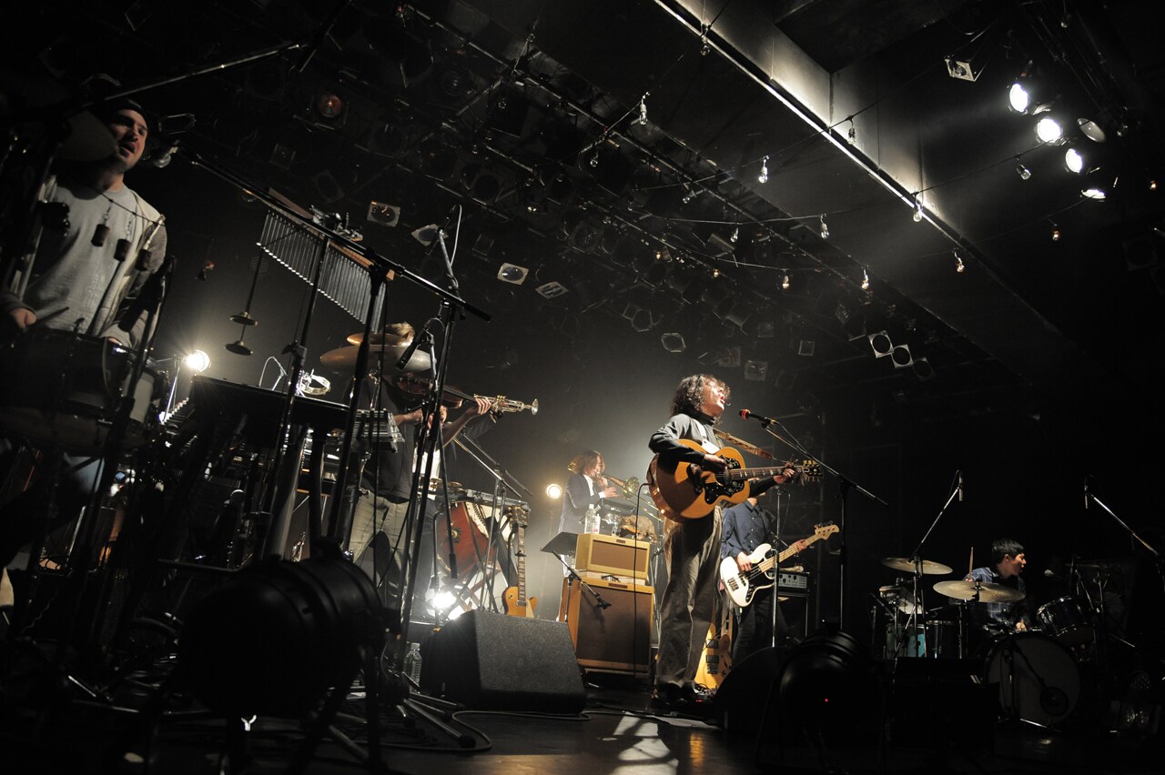 ROTH BART BARON「BEAR NIGHT」の様子。（撮影：岡本麻衣）