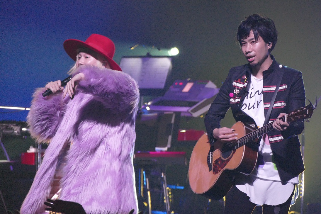 吉田山田「Over The Rainbowツアー」愛知公演の様子。（提供：ポニーキャニオン）