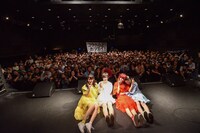 校庭カメラガールツヴァイ「Dazed and Confused」の様子。