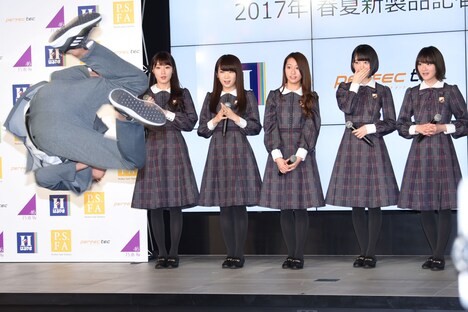 URBAN UNIONのパフォーマンスに驚く乃木坂46。