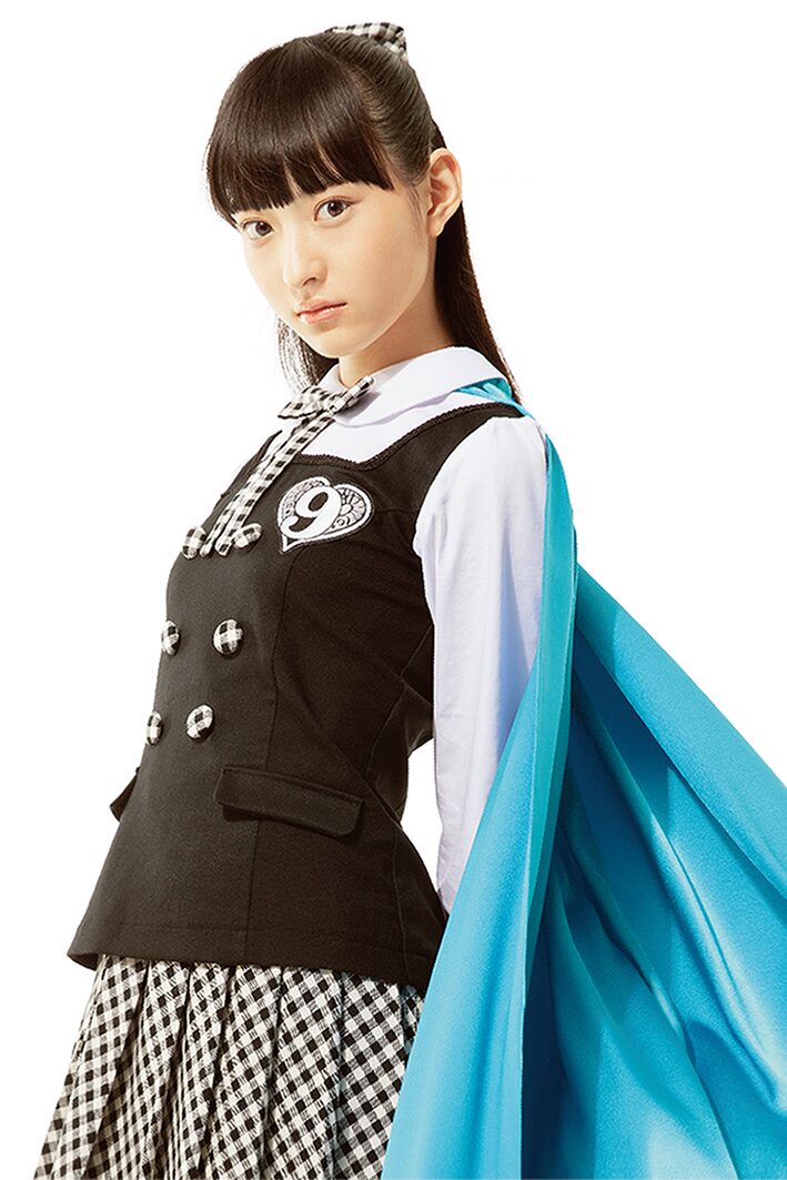 松野莉奈 - エビ中・松野莉奈の天真爛漫な姿収めた写真集「rina」誕生 