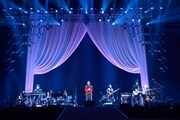 DEEN「DEEN at 武道館 2016 LIVE JOY SPECIAL ～Ballad Night～」東京・日本武道館公演の様子。（写真提供：EPICレコードジャパン）