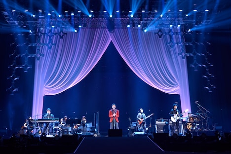 DEEN「DEEN at 武道館 2016 LIVE JOY SPECIAL ～Ballad Night～」東京・日本武道館公演の様子。（写真提供：EPICレコードジャパン）